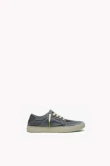Zapatillas Satorisan modelo Heisei Gaia Terra 2, color gris humo (verdifumo), con cordones en tono crudo y suela de goma reciclada.
