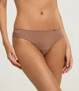 Bombacha modelo bikini confeccionada en microfibra color marrón, con diseño de hilo doble en la parte trasera y detalle texturizado en las sisas.