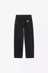 Pantalón de jean color negro con efecto acid wash y diseño de cuadros sutiles, de corte recto y tiro estándar, con diseño clásico de cinco bolsillos.