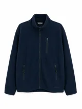 Campera de polar azul oscuro con cierre frontal completo, cuello alto y tres bolsillos con cierre, uno en el pecho y dos laterales.
