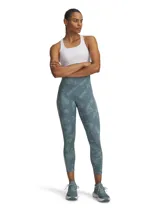 Calza deportiva de tiro alto con largo al tobillo, confeccionada en tejido HeatGear de secado rápido. Presenta un estampado abstracto en tonos azulados, perforaciones láser laterales para mayor ventilación, bolsillo lateral y detalles reflectantes.