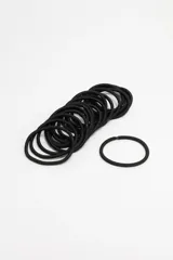 Pack de 20 gomitas elásticas finas para el cabello en color negro.