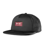 Gorra tipo trucker Etnies X Independent de color negro, con diseño de visera plana, panel frontal estructurado y parte trasera de red. Cuenta con un parche rectangular bordado en color bordó con el logo de la marca en el frente.