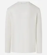 Remera de manga larga color blanco, confeccionada en tejido waffle texturizado, con cuello redondo y corte regular.