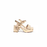 Sandalias de fiesta color oro, confeccionadas en cuero, con taco ancho alto, plataforma delantera, tira frontal y pulsera con hebilla regulable.