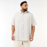 Camisa de manga corta con diseño a rayas verticales en tonos beige y blanco, cuello camisero y cierre frontal con botones.
