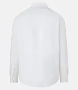 Camisa de manga larga en tejido oxford de algodón color blanco, con cuello tradicional y cierre frontal de botones.