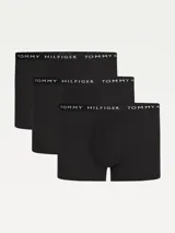 Pack de tres calzoncillos tipo trunk de Tommy Hilfiger, confeccionados en mezcla de algodón y elastano. Presentan un diseño liso con cintura elástica personalizada con el logo de la marca.