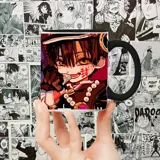 Taza sublimada con imagen de Hanako kun, interior y asa de color negro.