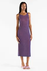 Vestido midi sin mangas de punto con hilo lurex bicolor azul y rojo, de corte ajustado y aberturas laterales en el bajo.