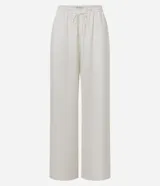 Pantalón recto de viscosa color bordó, con superficie texturizada y lazo ajustable en la cintura.