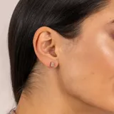 Aros de plata 925 con piedra lunar melocotón rectangular.