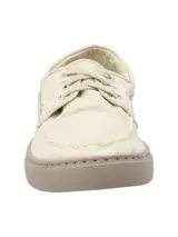 Zapatilla estilo náutico RKF modelo Napa, color beige con suela de goma marrón, confeccionada en algodón orgánico con cordones y ojalillos metálicos.