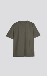 Remerón de algodón premium americano color verde militar, con corte extra oversize, hombros caídos y cuello redondo.