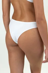 Pack de dos bombachas vedetinas blancas de algodón.