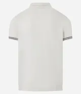 Camisa polo de punto color crema con rayas verticales azul marino, cierre de cremallera, cuello polo y mangas cortas con ribete a juego. Corte slim fit.