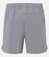 Bermuda deportiva de running color gris, con cintura elástica, ajuste interno y bolsillo trasero con cierre. Confeccionada en tejido técnico de poliéster y elastano.
