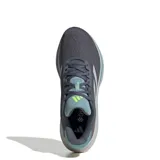 Championes de running Adidas Response Super, con exterior de malla transpirable en color gris oscuro, detalles en celeste y suela con amortiguación Dreamstrike.