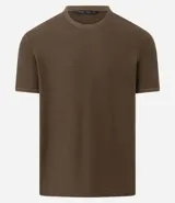 Remera de manga corta con cuello redondo, confeccionada en tejido texturizado de algodón y poliéster.