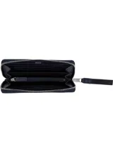 Billetera Tommy Jeans azul marino con cierre de cremallera y logo metálico en la parte delantera. Cuenta con tres compartimentos principales, dos compartimentos interiores para billetes, un bolsillo interior con cremallera y múltiples ranuras interiores para tarjetas.