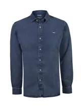 Camisa de tencel de manga larga de RKF, en color azul oscuro con efecto desteñido. Presenta cuello camisero, cierre frontal con botones carey y un pequeño logo bordado de un pato en el pecho.