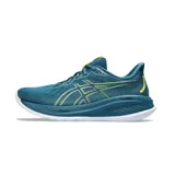 Championes de running Asics Gel Cumulus 26, color negro con detalles en verde lima y azul claro. Presentan tecnología PureGEL en el talón y entresuela FF Blast+ para mayor amortiguación.