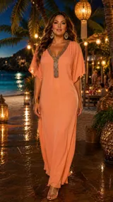 Vestido largo de crepe de seda color naranja, con corte holgado, mangas cortas tipo kimono y escote en V con detalle de bordado ornamental.