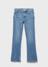 Jeans de tiro medio con diseño recto, cinco bolsillos y aberturas en el bajo. Confeccionados en tejido de algodón elástico con cierre frontal de cremallera y botón.