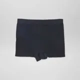Pack de dos culottes de punto de canalé, uno blanco y uno negro, con cintura elástica y diseño ajustado.