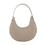 Cartera tipo hobo de diseño semicircular en color beige, confeccionada en material texturizado. Presenta un detalle de labios grabado en la parte central y el logo de la marca en la parte inferior, con cierre superior y asa fija.