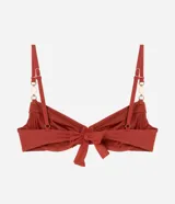 Top de bikini color rojo, de microfibra, con breteles ajustables adornados con pedrería y lazo en la espalda.