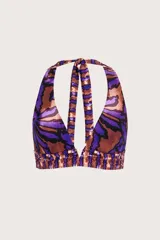Top de bikini con diseño halter, estampado de hojas en tonos púrpuras y cobrizos, con tirantes anchos y banda inferior para mayor soporte.