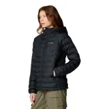 Campera técnica con capucha, color negro, con diseño acolchado y cierre frontal. Cuenta con tecnología termorreflectante, aislamiento sintético, bolsillos laterales con cierre y puños elásticos.