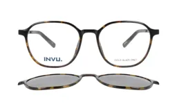 Lentes de receta con armazón de carey y clip-on solar polarizado desmontable. Diseño clásico con marco redondeado.