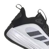 Championes de básquet Adidas Own The Game 3, color blanco con detalles en negro.