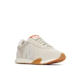 Championes Merrell Sprint Anthem Ltr de estilo retro inspirados en el running de los años 70, confeccionados en combinación de nailon y ante color beige, con suela exterior de goma y detalles en naranja en la lengüeta.