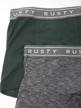 Pack de dos boxers Rusty modelo Kunz, en colores azul y celeste, con cintura elástica con logo de la marca impreso.