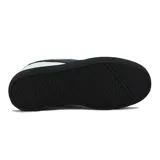 Championes urbanos Diadora modelo Helio II, color blanco con detalles en negro y gris.