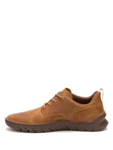 Championes Caterpillar modelo Flexion Lo para hombre, confeccionados en cuero marrón con suela de goma estructurada y cordones al tono.