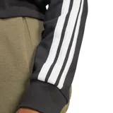 Campera Adidas Essentials French Terry negra con capucha ajustable con cordón, cierre frontal, bolsillos frontales, puños y dobladillo acanalados y las tres tiras características en las mangas.