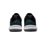 Championes de tenis Asics modelo Gel Dedicate 7 Clay, color negro con detalles en blanco y verde oscuro. Diseñados con tecnología de amortiguación Gel para mayor confort y suela específica para canchas de polvo de ladrillo.