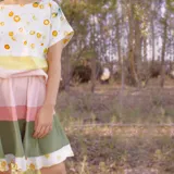 Blusa manga dolman, color salmón, con espalda entera y botones de madera.