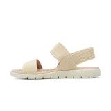 Sandalia casual de mujer Korium Confort modelo Genesis, color beige con tiras elásticas tejidas y suela plana.