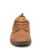 Championes Caterpillar modelo Flexion Lo para hombre, confeccionados en cuero marrón con suela de goma estructurada y cordones al tono.
