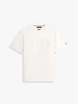 Remera de manga corta Tommy Hilfiger, color blanco, con cuello redondo y gráfico bordado con el nombre de la marca en el pecho.