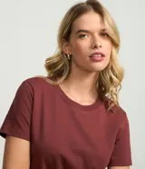 Remera básica de cuello redondo y manga corta, confeccionada en algodón suave y transpirable. Diseño liso y versátil de la marca Blue Steel.