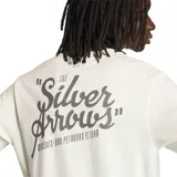 Remera de manga corta Adidas, modelo Silver Arrows del equipo Mercedes F1 AMG-Petronas, color blanco con diseño gráfico estampado en el pecho y el logo de la marca.