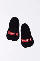 Pack de dos pares de medias invisibles (no show) color negro, con el logo Batwing de Levi's estampado en rojo en la parte superior del empeine.