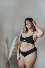 Bombacha culotte negra de algodón orgánico pima con certificación GOTS (Global Organic Textile Standard).