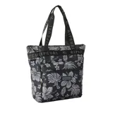 Bolso de mano Rip Curl Weekend Travel 26L Tote, color negro con estampado de flores grises. Tiene doble asa de mano con logo de la marca y cierre superior.